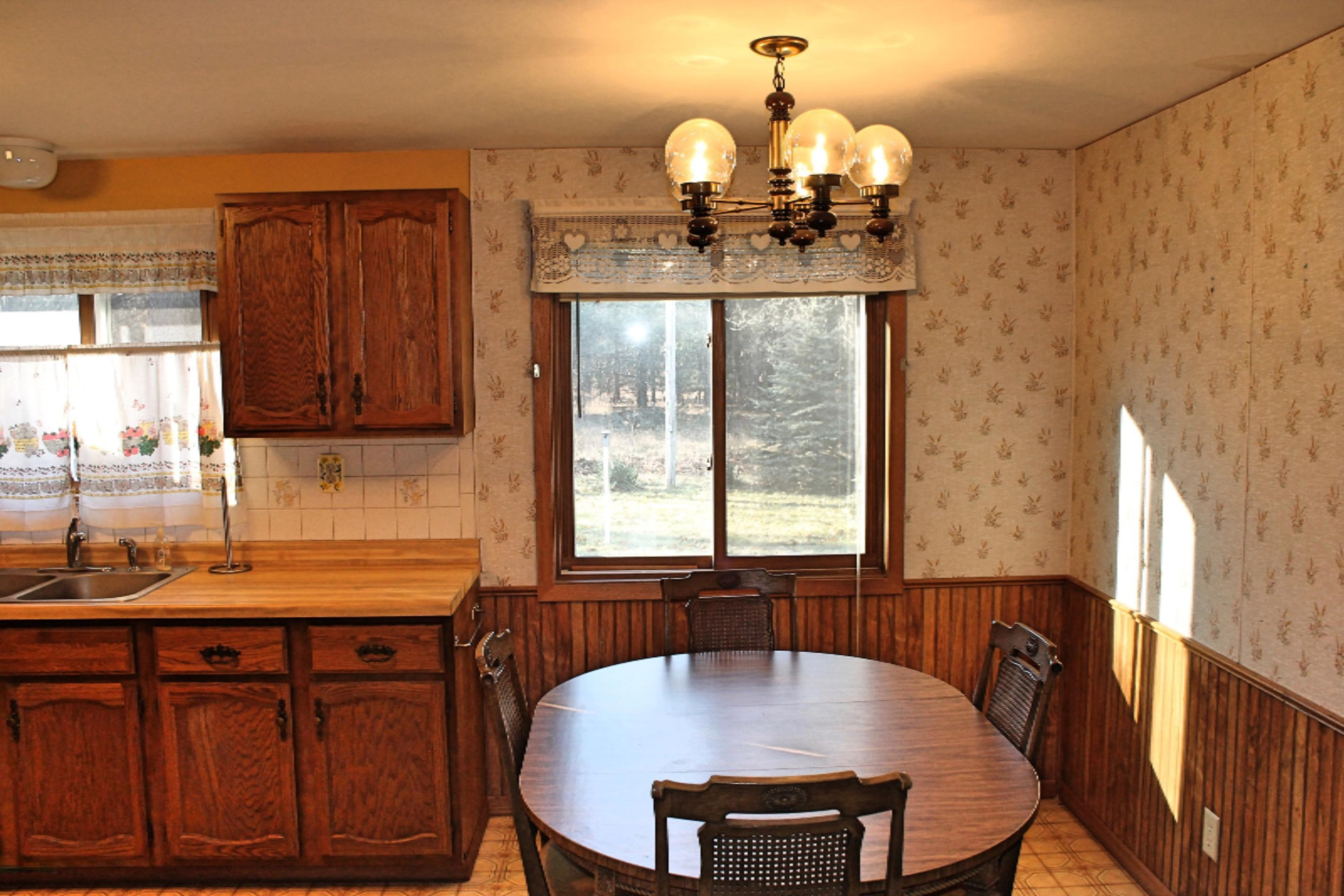 1535 Horton Road Muskegon, MI 49445 - Photo 13 of 19 dining 2