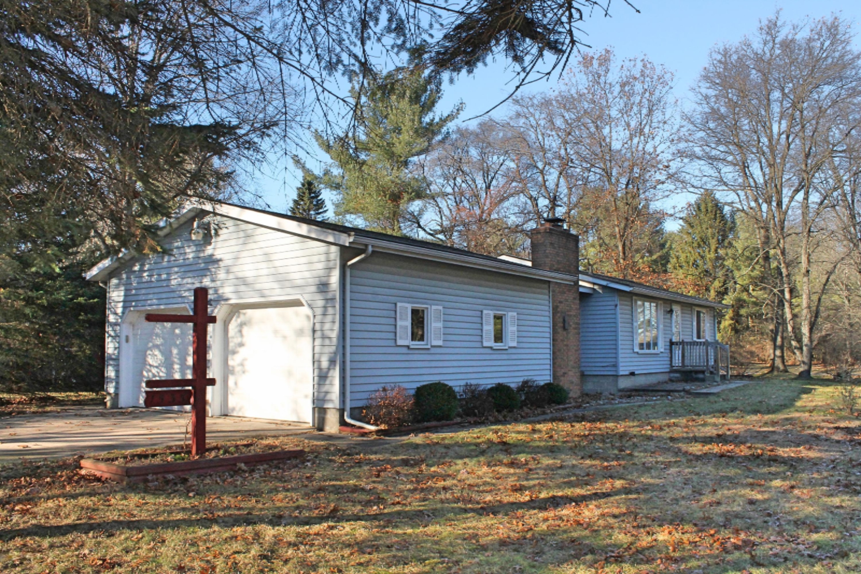 1535 Horton Road Muskegon, MI 49445 - Photo 2 of 19 corner