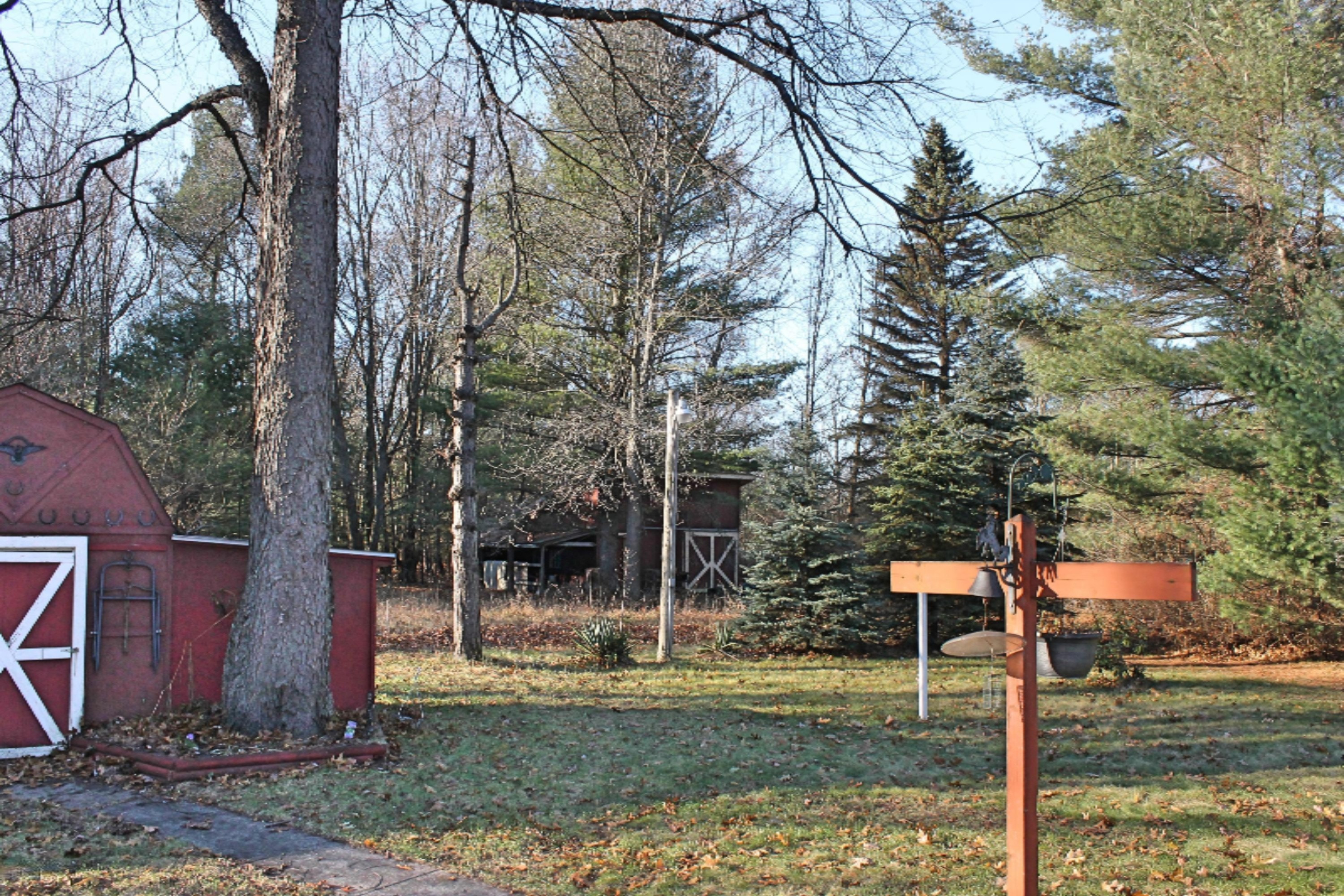 1535 Horton Road Muskegon, MI 49445 - Photo 6 of 19 backyard