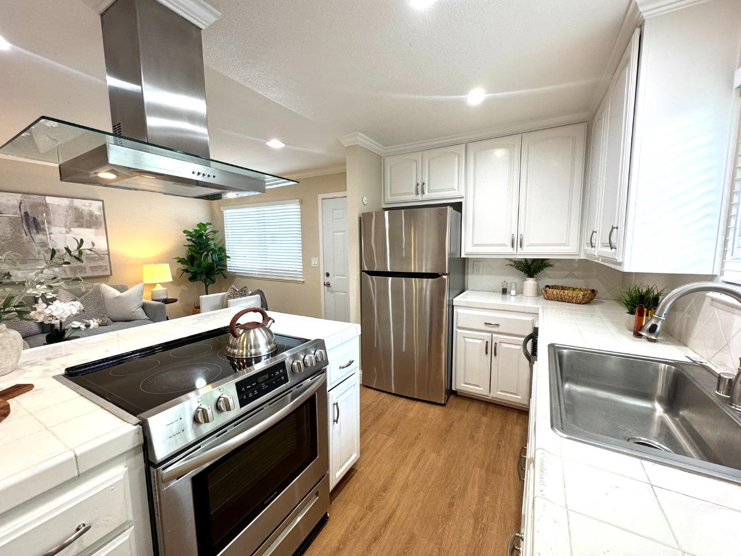 5703 Playa Del Rey, Unit 4 San Jose, CA 95123 - Photo 5 of 25