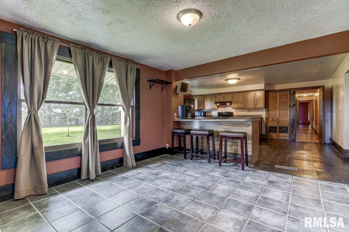 11200 Knoles Road Petersburg, IL 62675 - Photo 14 of 38 Gallery Image 14