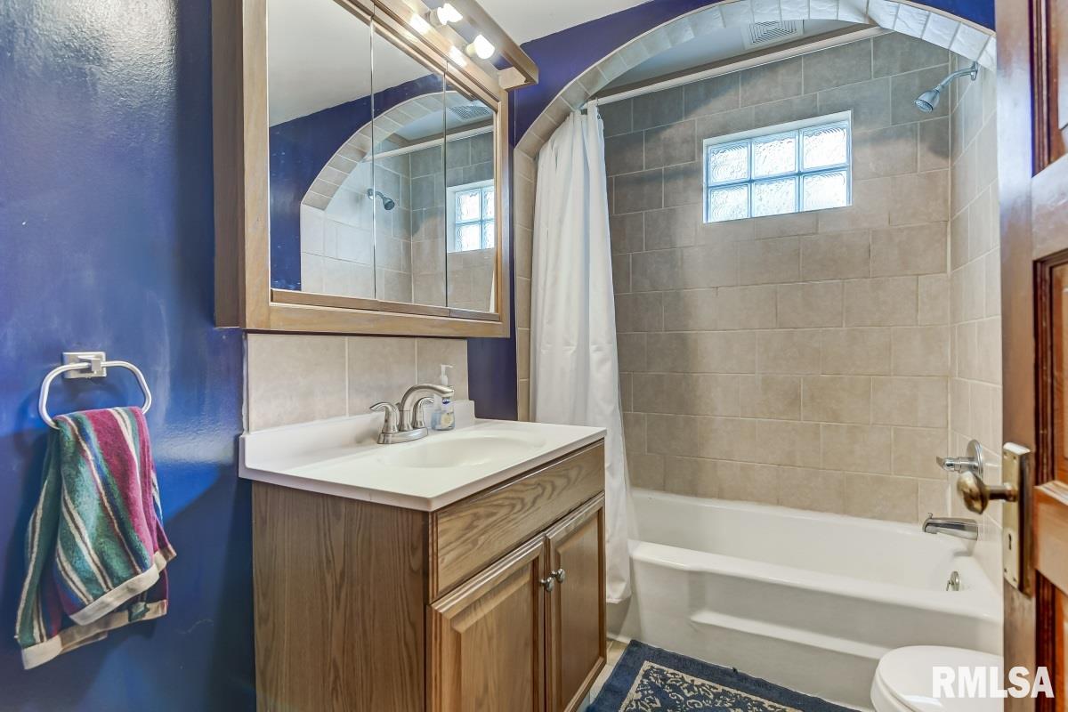 11200 Knoles Road Petersburg, IL 62675 - Photo 19 of 38 Gallery Image 19
