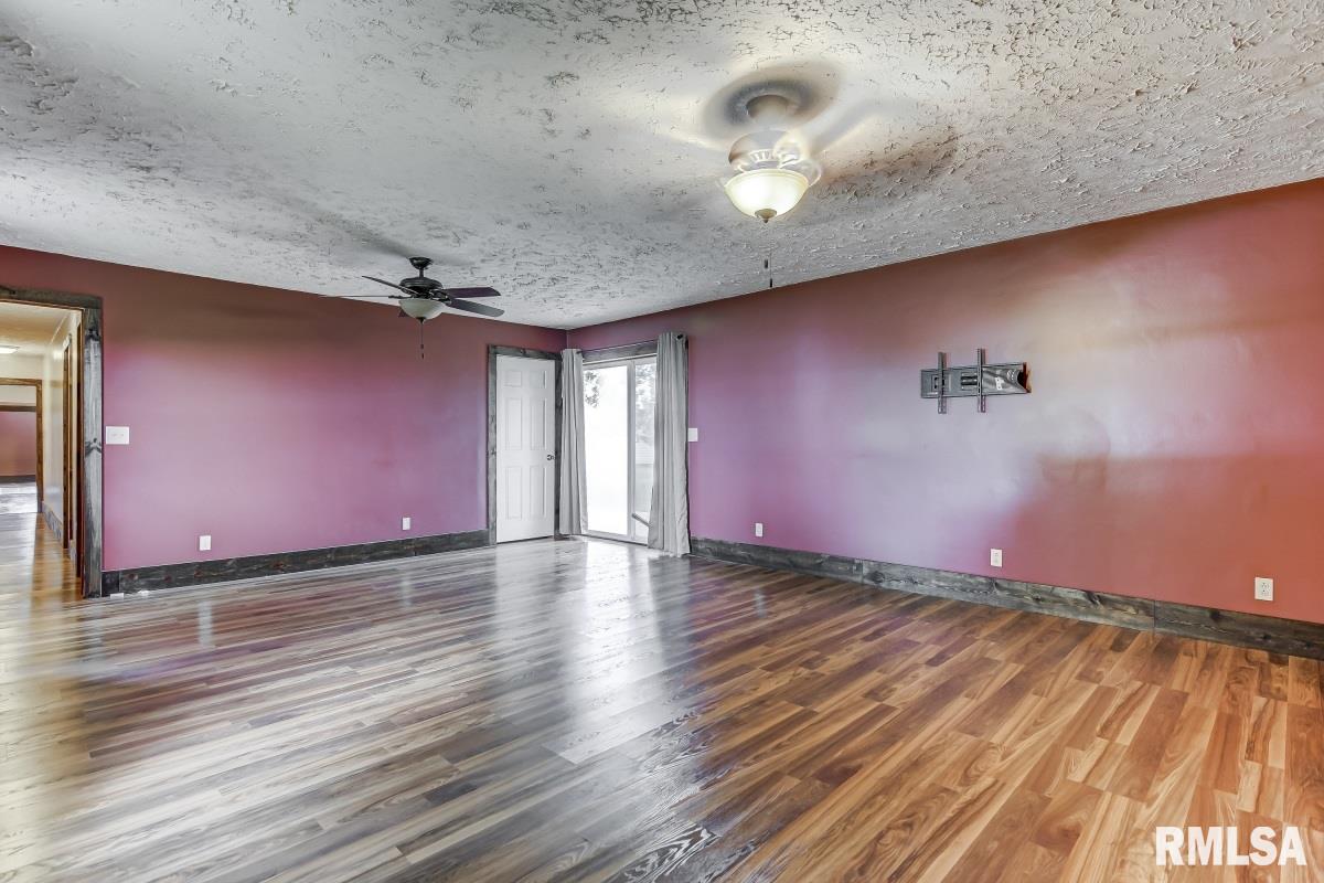 11200 Knoles Road Petersburg, IL 62675 - Photo 20 of 38 Gallery Image 20