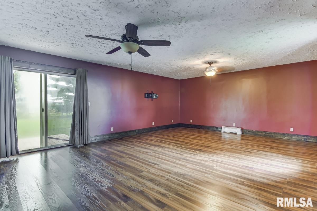 11200 Knoles Road Petersburg, IL 62675 - Photo 21 of 38 Gallery Image 21