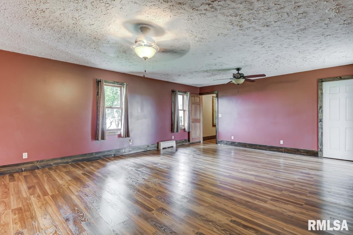 11200 Knoles Road Petersburg, IL 62675 - Photo 22 of 38 Gallery Image 22