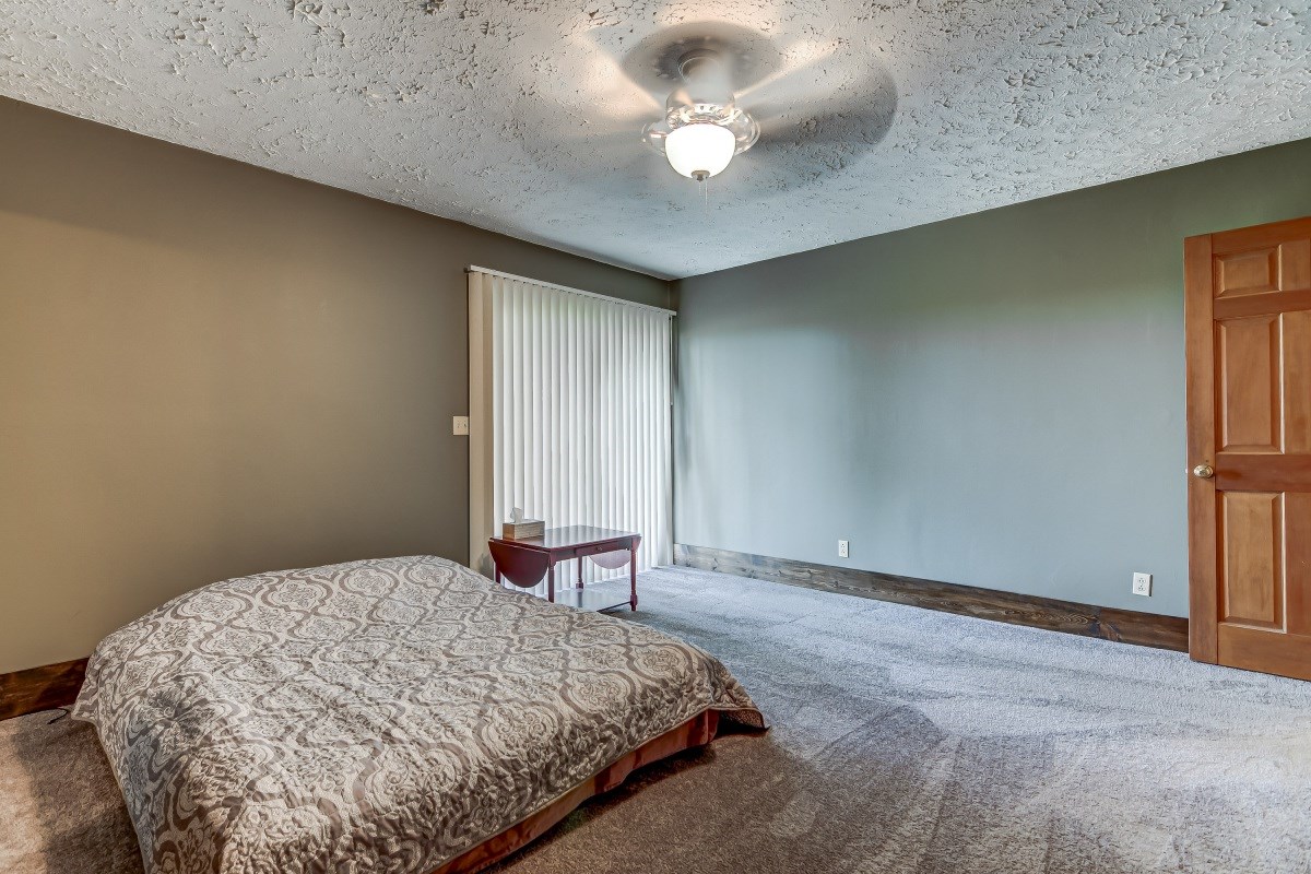 11200 Knoles Road Petersburg, IL 62675 - Photo 23 of 38 Gallery Image 23