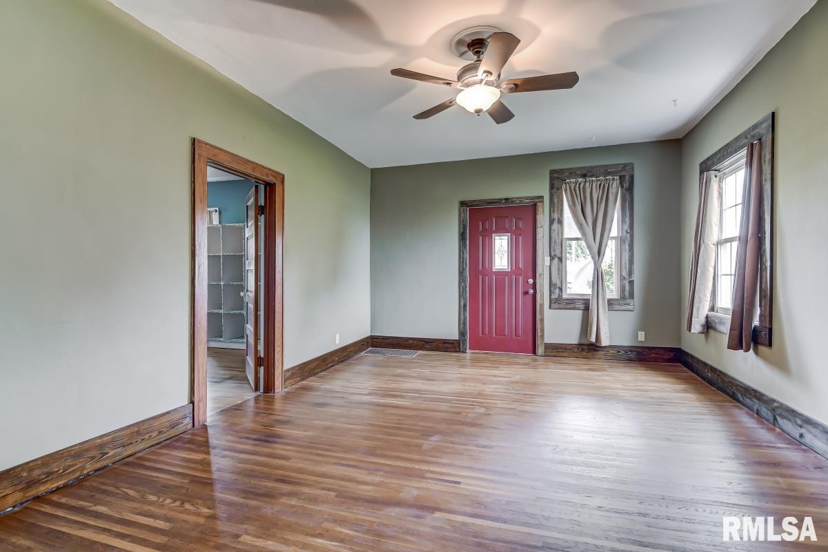 11200 Knoles Road Petersburg, IL 62675 - Photo 4 of 38 Gallery Image 4