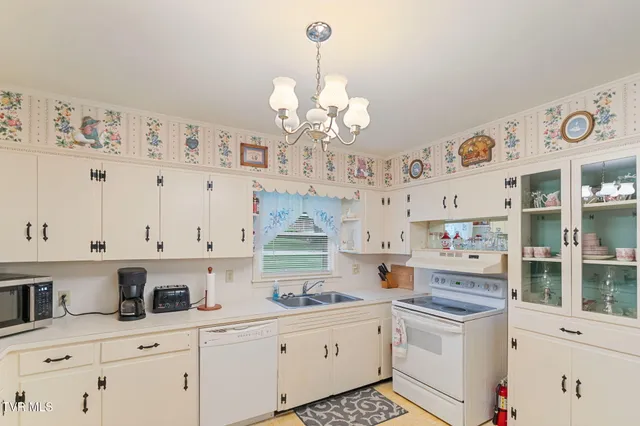 $259,900 | 390 Main Street, Mosheim, TN 37818