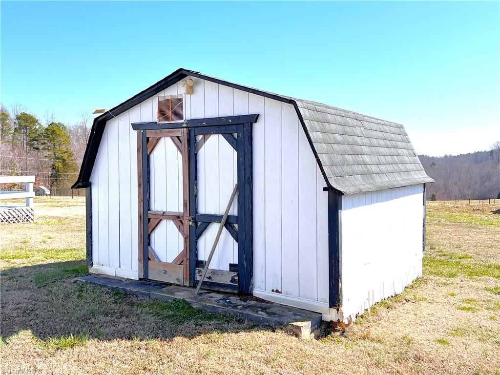 7155 Dennis Road Walnut Cove, NC 27052 - Photo 31 of 35 Storage building