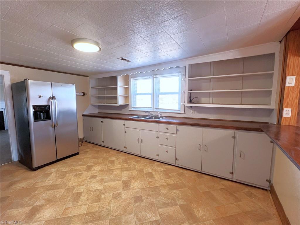 7155 Dennis Road Walnut Cove, NC 27052 - Photo 6 of 35 Kitchen