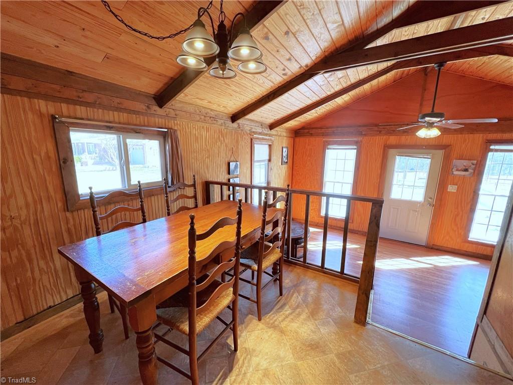 7155 Dennis Road Walnut Cove, NC 27052 - Photo 9 of 35 Dining