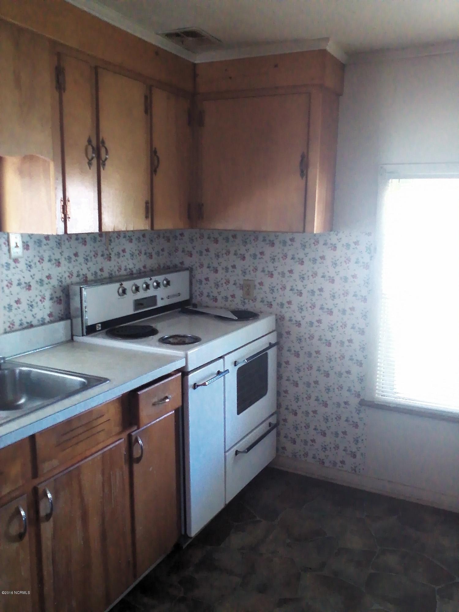 104 Evans Road St. Pauls, NC 28384 - Photo 4 of 10 4