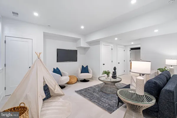 $1,595,000 | 249 Philip Way, Philadelphia, PA 19106