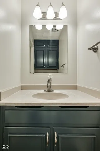 $215,000 | 2208 Roselawn Drive, Unit 4, Lebanon, IN 46052