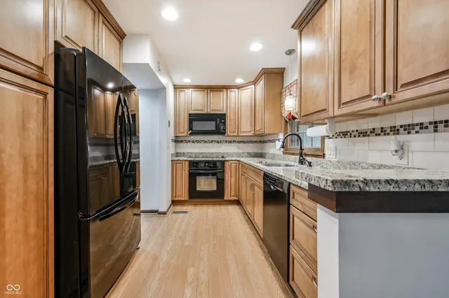 $215,000 | 2208 Roselawn Drive, Unit 4, Lebanon, IN 46052