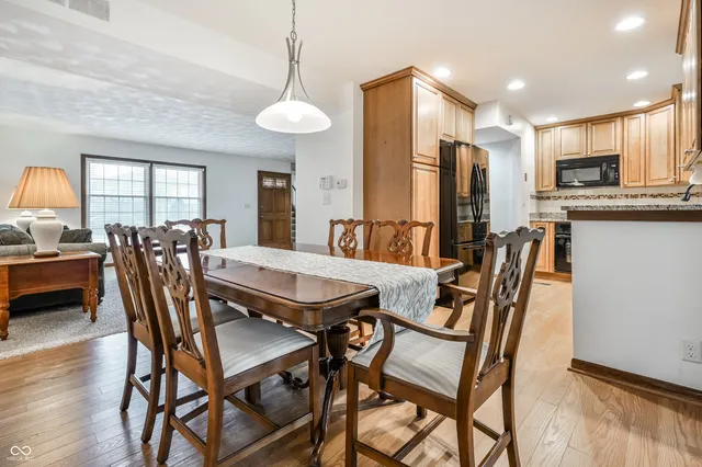 $215,000 | 2208 Roselawn Drive, Unit 4, Lebanon, IN 46052