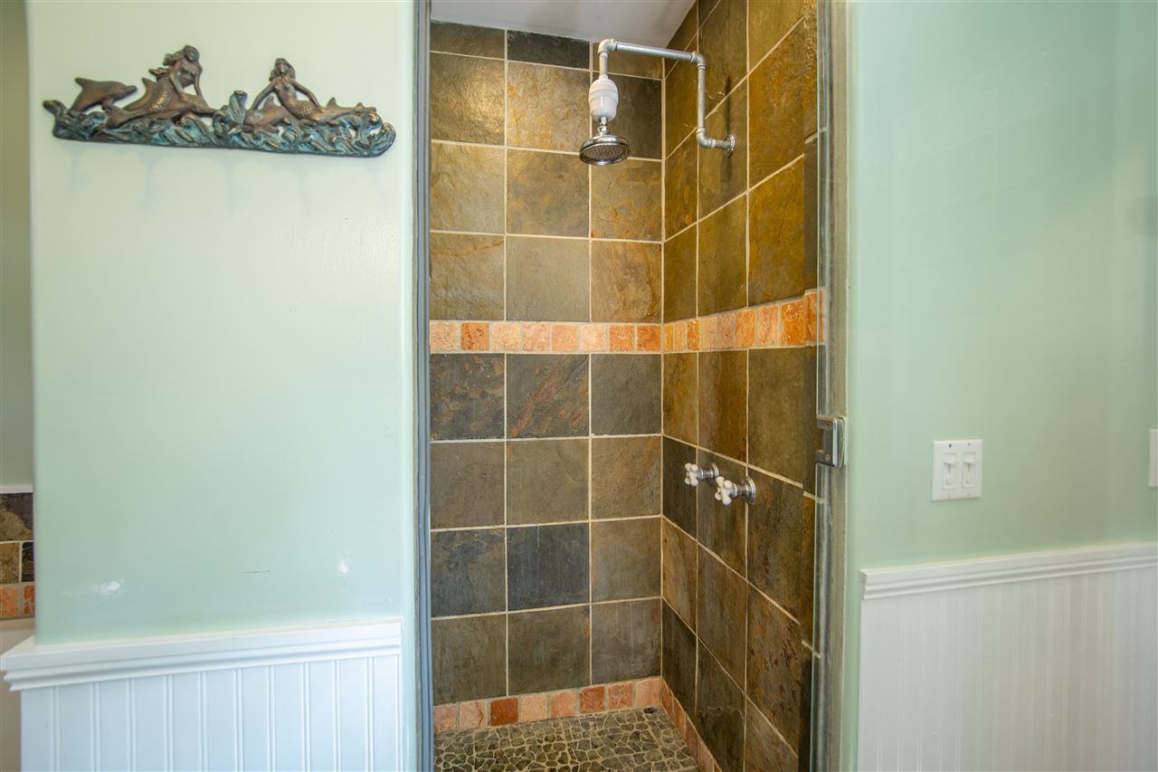 475 Haumana Road Haiku, HI 96708 - Photo 14 of 30 a bathroom with a shower
