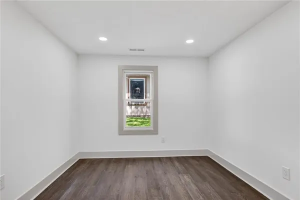$298,888 | 5409 Maple Street, Mission, KS 66202