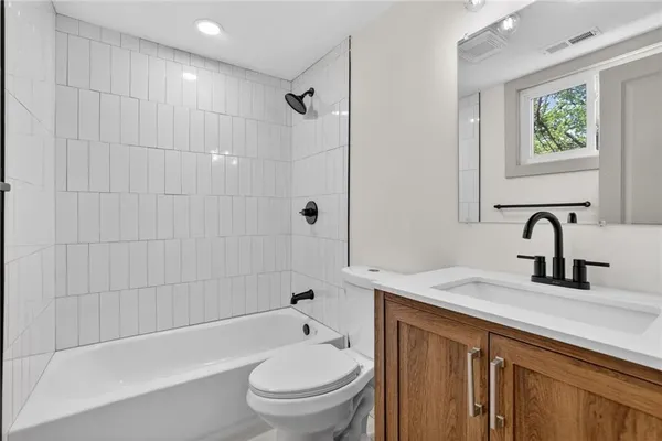 $298,888 | 5409 Maple Street, Mission, KS 66202