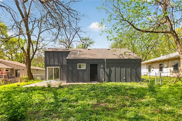 $298,888 | 5409 Maple Street, Mission, KS 66202