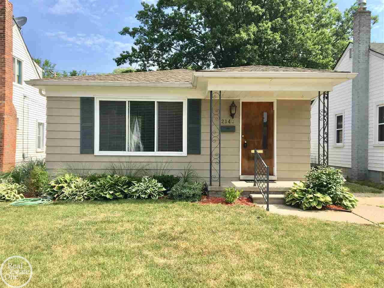 2146 Ridgemont Road Grosse Pointe Woods, MI 48236 - Photo 1 of 8