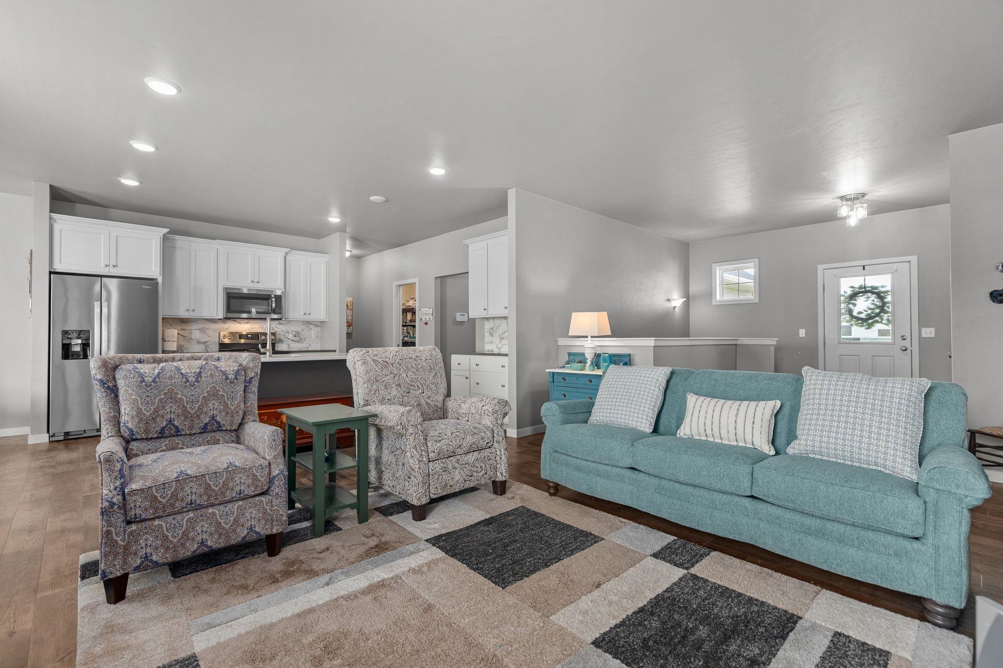 3627 Tulip Trail Appleton, WI 54913 - Photo 12 of 68