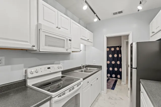 $950,000 | 104 Walnut Creek Way, Greenville, SC 29611