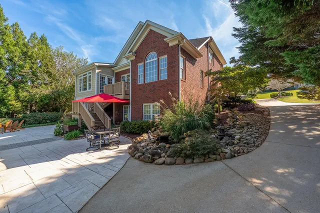$950,000 | 104 Walnut Creek Way, Greenville, SC 29611