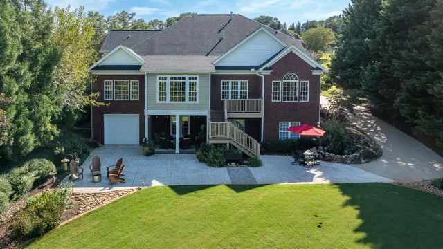 $950,000 | 104 Walnut Creek Way, Greenville, SC 29611
