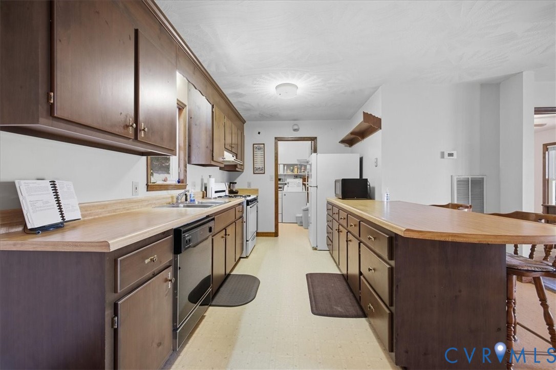 1563 Sunken Meadow Road Spring Grove, VA 23881 - Photo 18 of 46 Gallery Image 18
