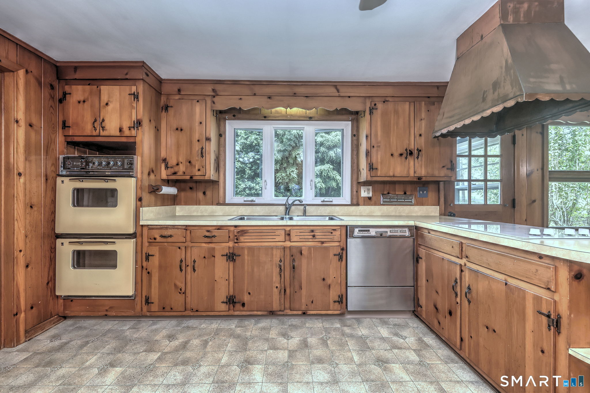 380 Still Hill Road Hamden, CT 06518 - Photo 16 of 40 Gallery Image 16