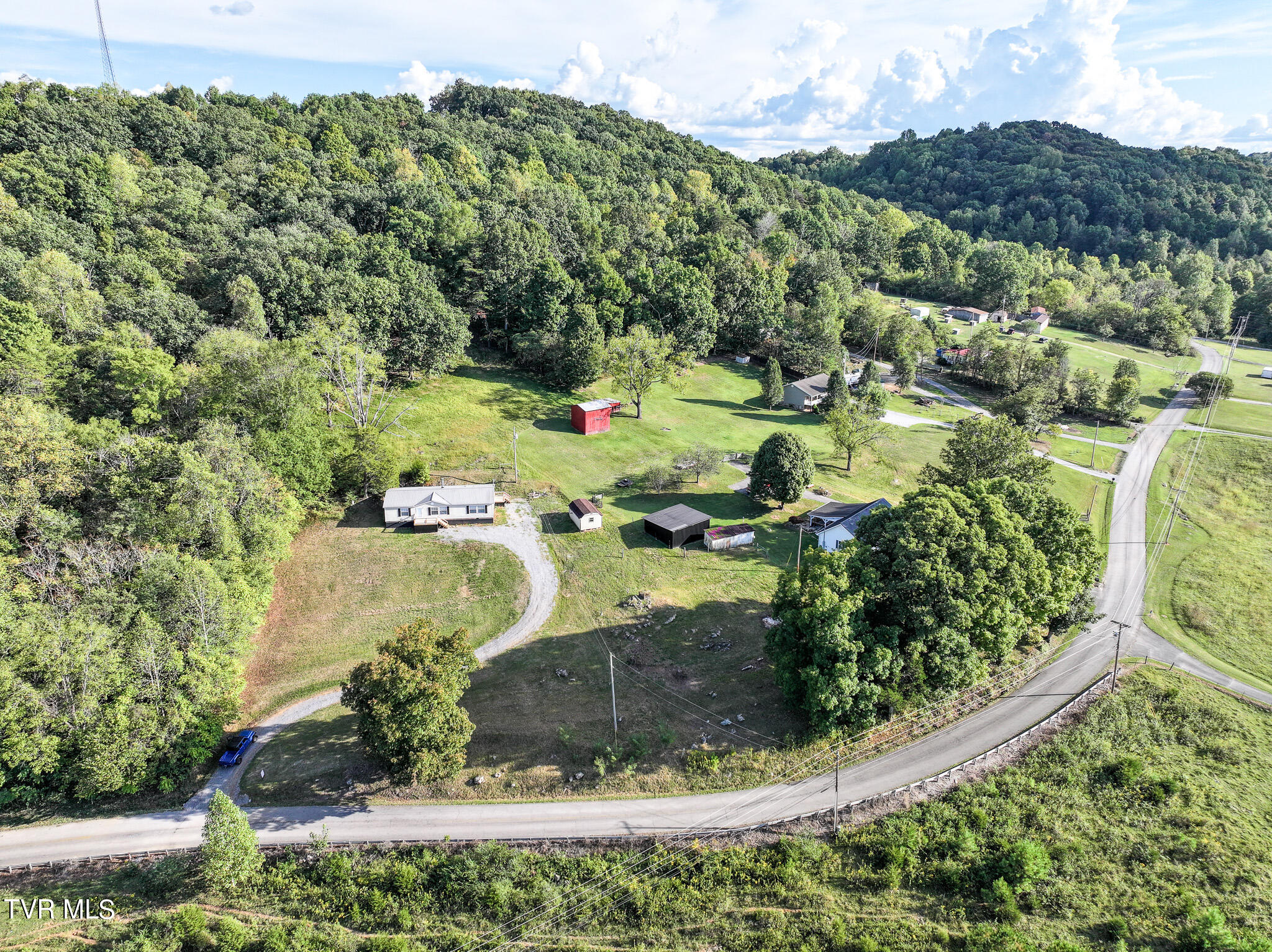 790 West Pines Road Afton, TN 37616 - Photo 3 of 58 2