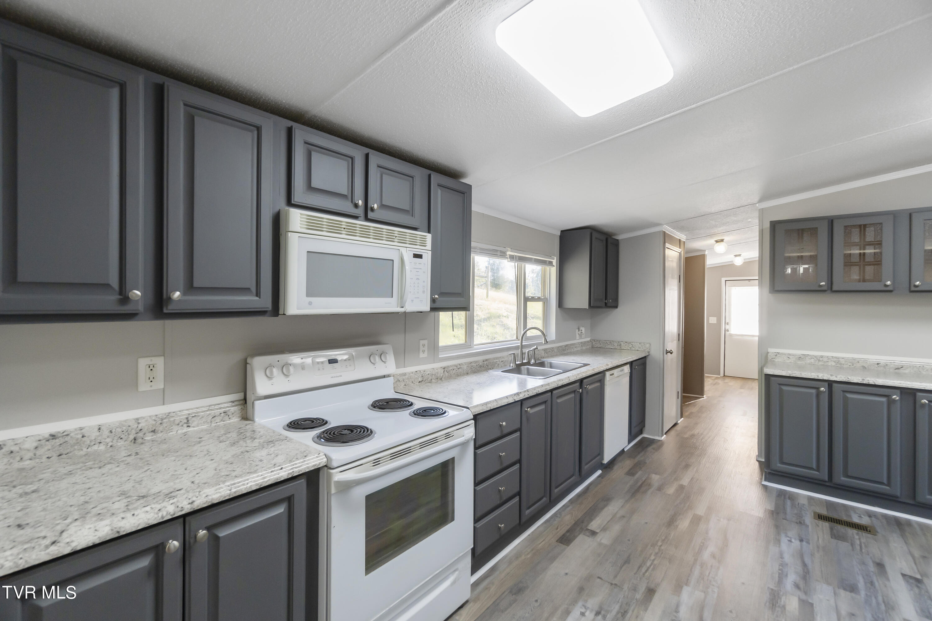 790 West Pines Road Afton, TN 37616 - Photo 8 of 58 4