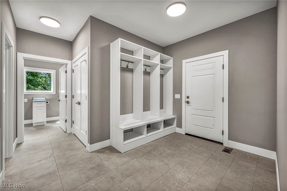 2535 Brainard Road Cleveland, OH 44124 - Photo 4 of 50