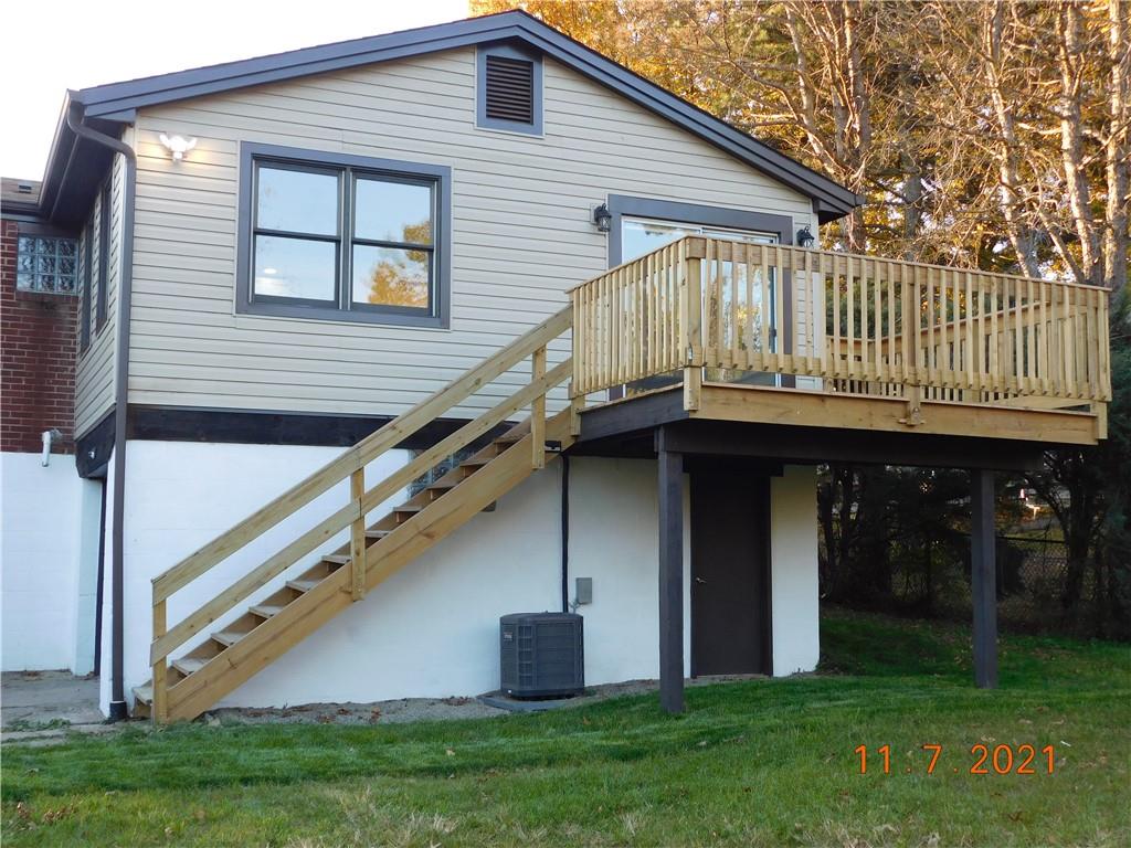 41 Highbury Road Cheswick, PA 15024 - Photo 19 of 19 a front view of a house with garden