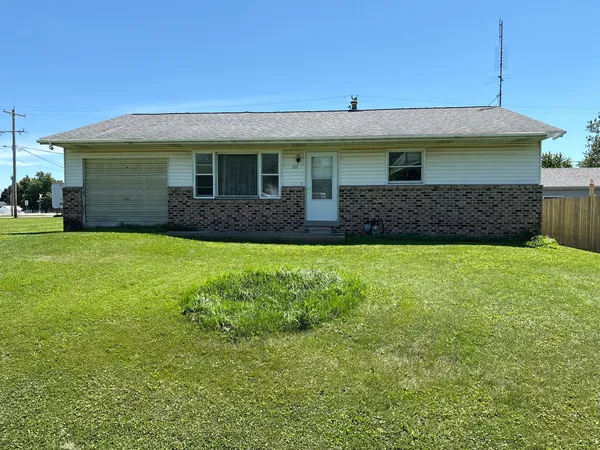 $110,000 | 103 North High Street, Ellsworth, IL 61737