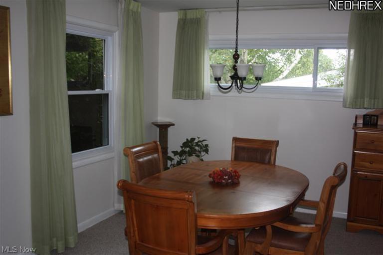 52 Kenridge Road Akron, OH 44333 - Photo 3 of 19 Dining room off Kitchen and opens to Living room