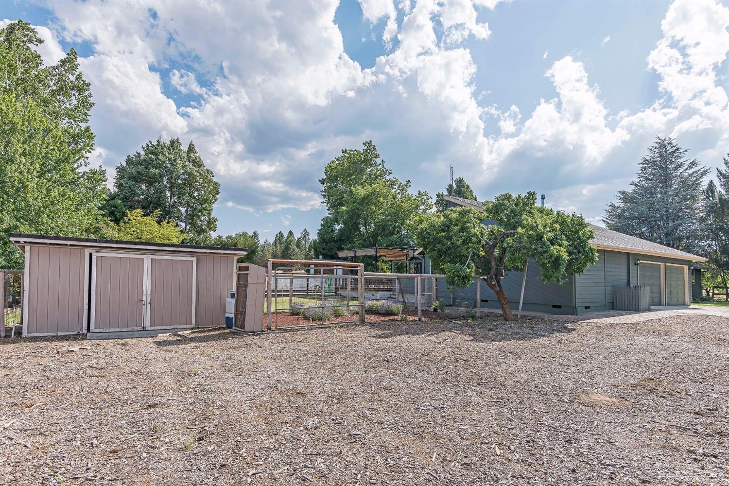 62570 Eagle Road Bend, OR 97701 - Photo 17 of 25 Additional Photo