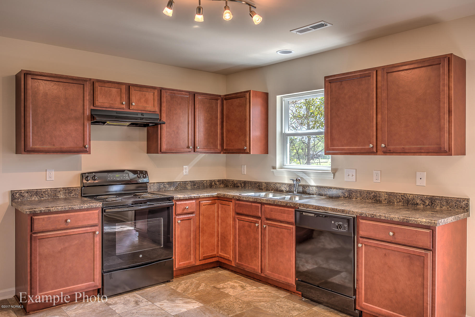 1450 Round Ridge Road Southeast Bolivia, NC 28422 - Photo 4 of 31 1459 Judith-7
