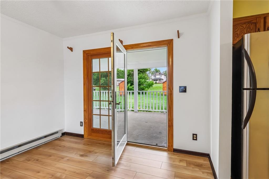 1112 Motor Street New Castle, PA 16101 - Photo 44 of 49 Exists to back patio