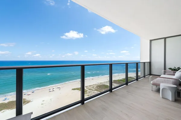 $14,950 | 900 North Ocean Boulevard, Unit 1404, Pompano Beach, FL 33062