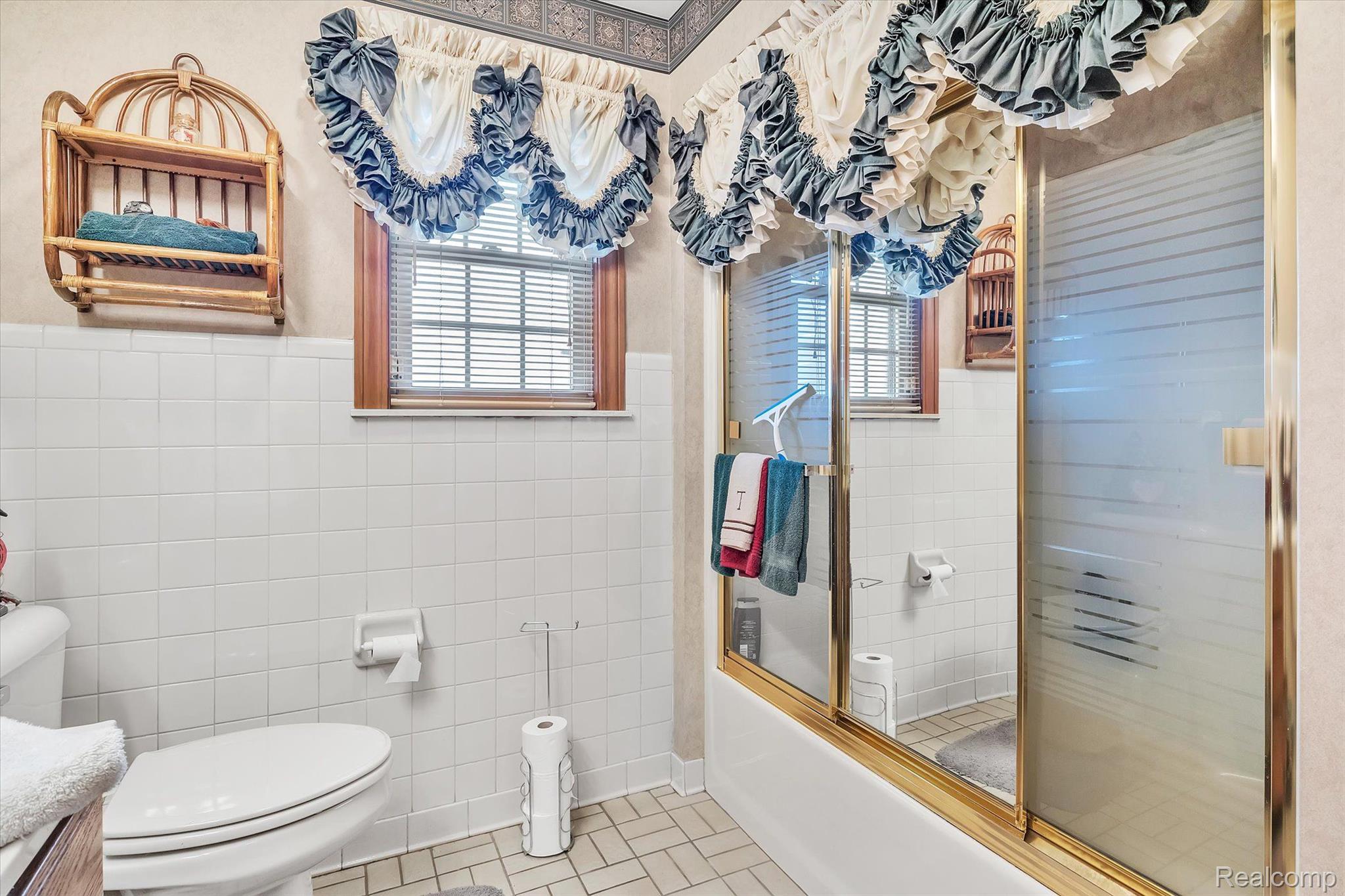 23700 Clark Road Belleville, MI 48111 - Photo 26 of 58 Main Floor Bathroom