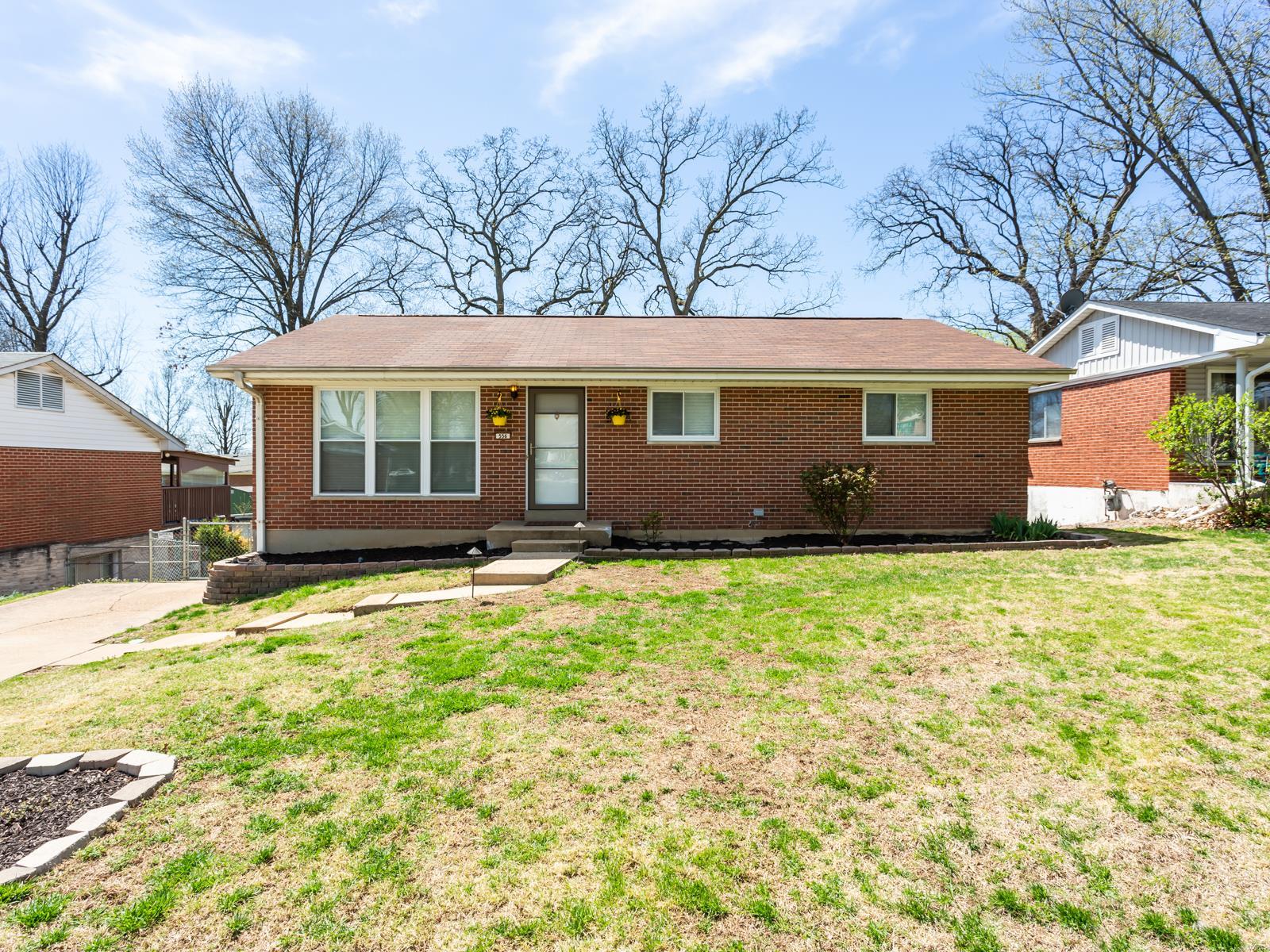 556 Lind Road St. Louis, MO 63125 - Photo 1 of 22 Gallery Image 1
