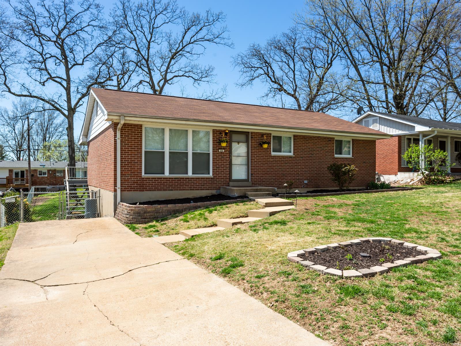 556 Lind Road St. Louis, MO 63125 - Photo 2 of 22 Gallery Image 2