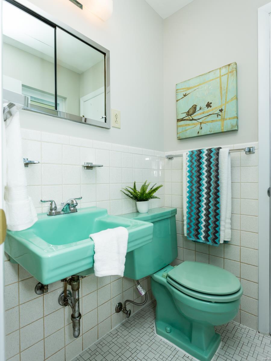 556 Lind Road St. Louis, MO 63125 - Photo 13 of 22 Gallery Image 13