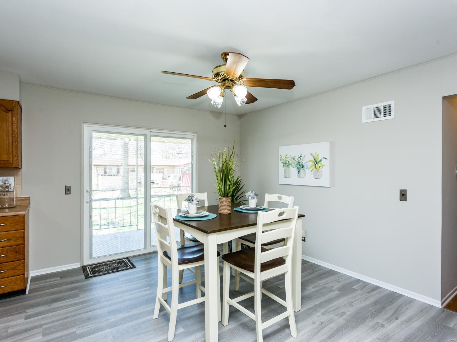 556 Lind Road St. Louis, MO 63125 - Photo 7 of 22 Gallery Image 7