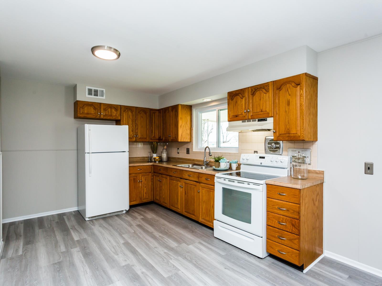 556 Lind Road St. Louis, MO 63125 - Photo 9 of 22 Gallery Image 9