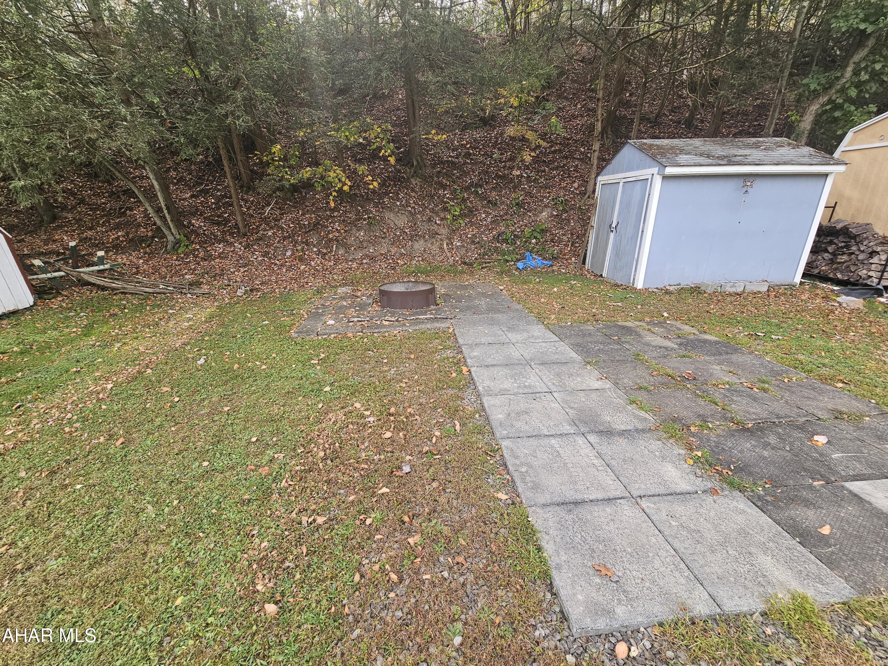 237 North Locust Lane Flinton, PA 16640 - Photo 2 of 4