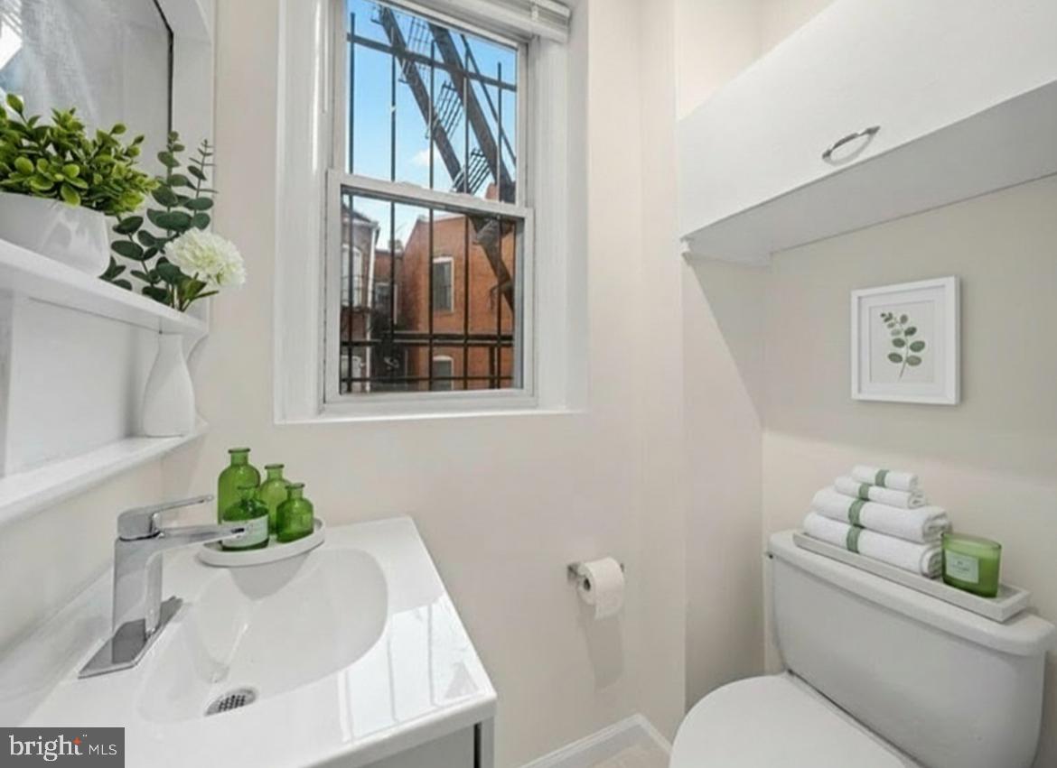 1706 U Street Northwest, Unit 202 Washington, DC 20009 - Photo 4 of 17 Bright and airy urban bathroom retreat.