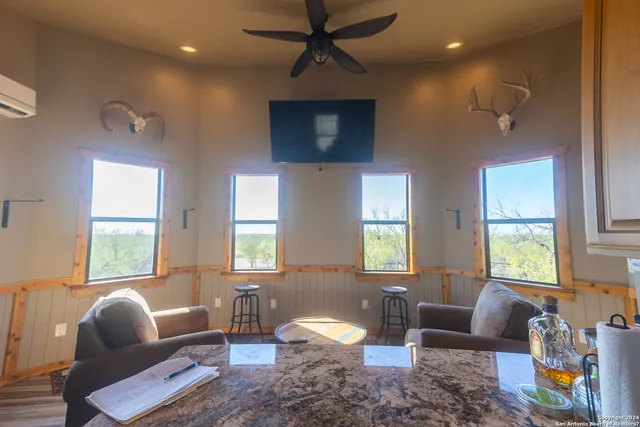 $4,850,000 | 1 Fm 334, Brackettville, TX 78832